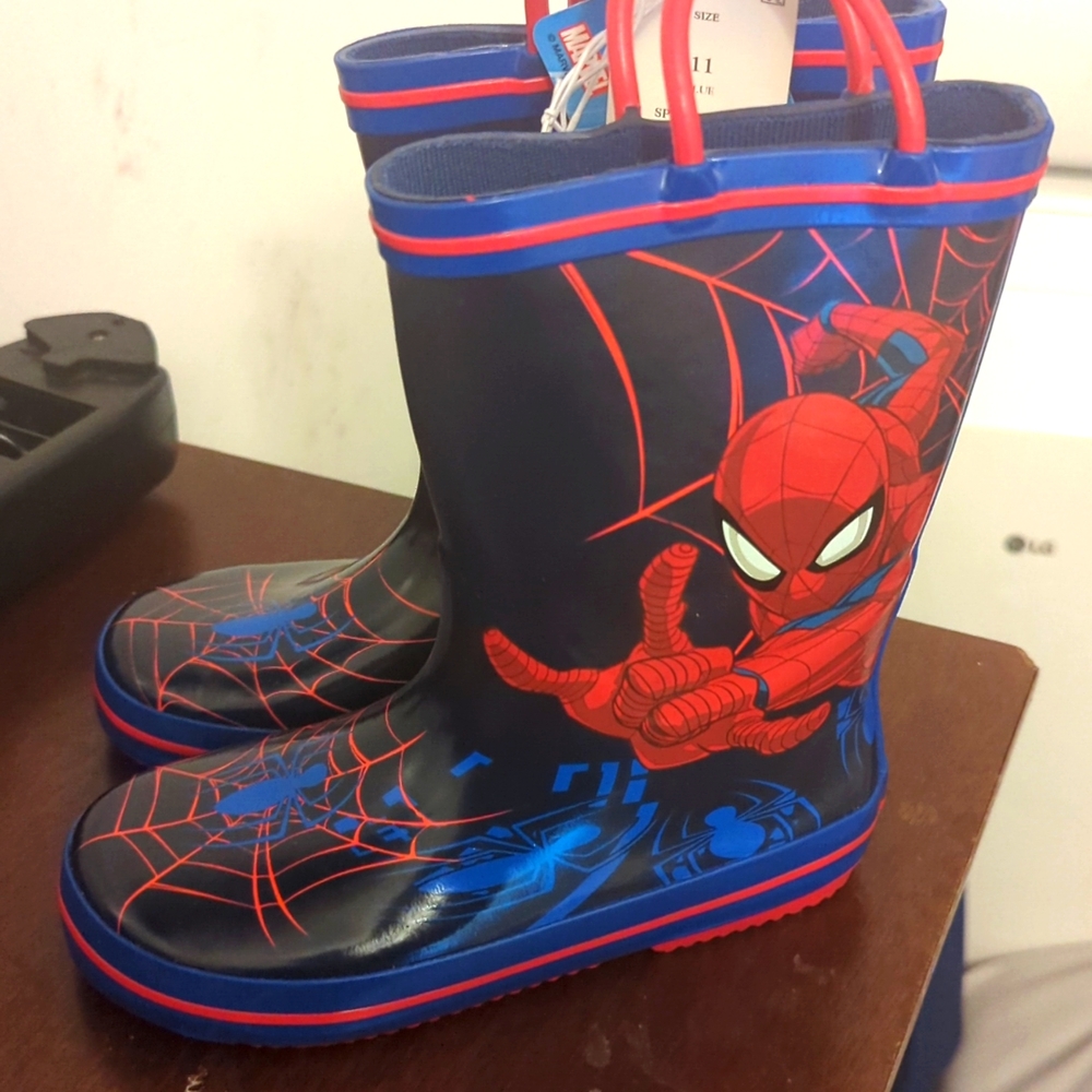 Spiderman Rain Boots - Pull on - Boys size 11 - NEW